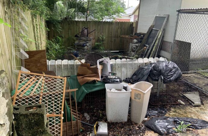 Yard Waste Junk Removal-Singer Island Junk Removal and Trash Haulers